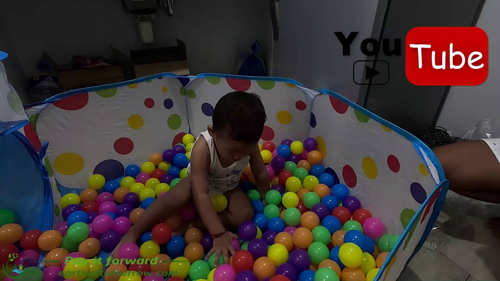 My boy Liam is 2 years old. Happy birthday to him. Video